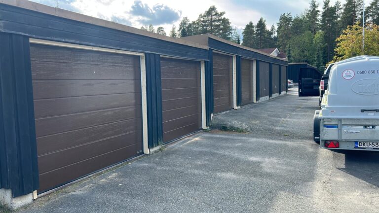 Hörmann nosto-ovet tumman ruskea
